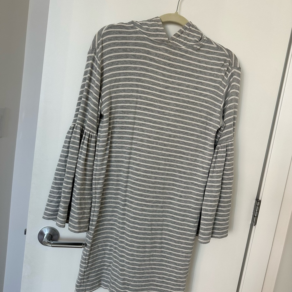Lou & Grey Heathered Gray and White Striped Top